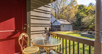 Creekside Cottage