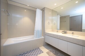 風筒、提供毛巾、番梘、洗頭水