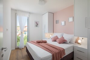 Ferienhaus, 2 Schlafzimmer, Raucher, eigener Pool