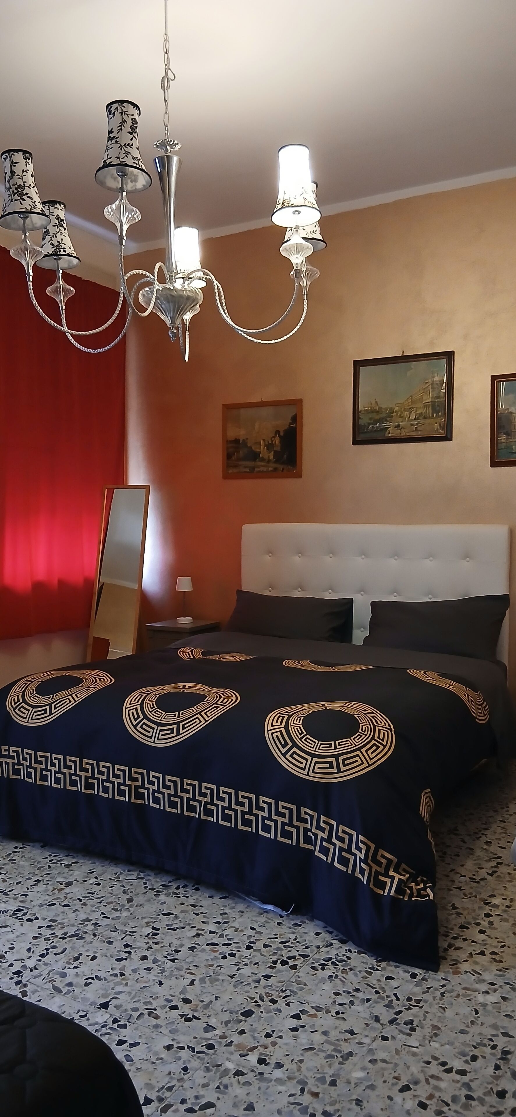 Allergivenligt sengetøj, minibar, mørklægningsgardiner, lydisolering