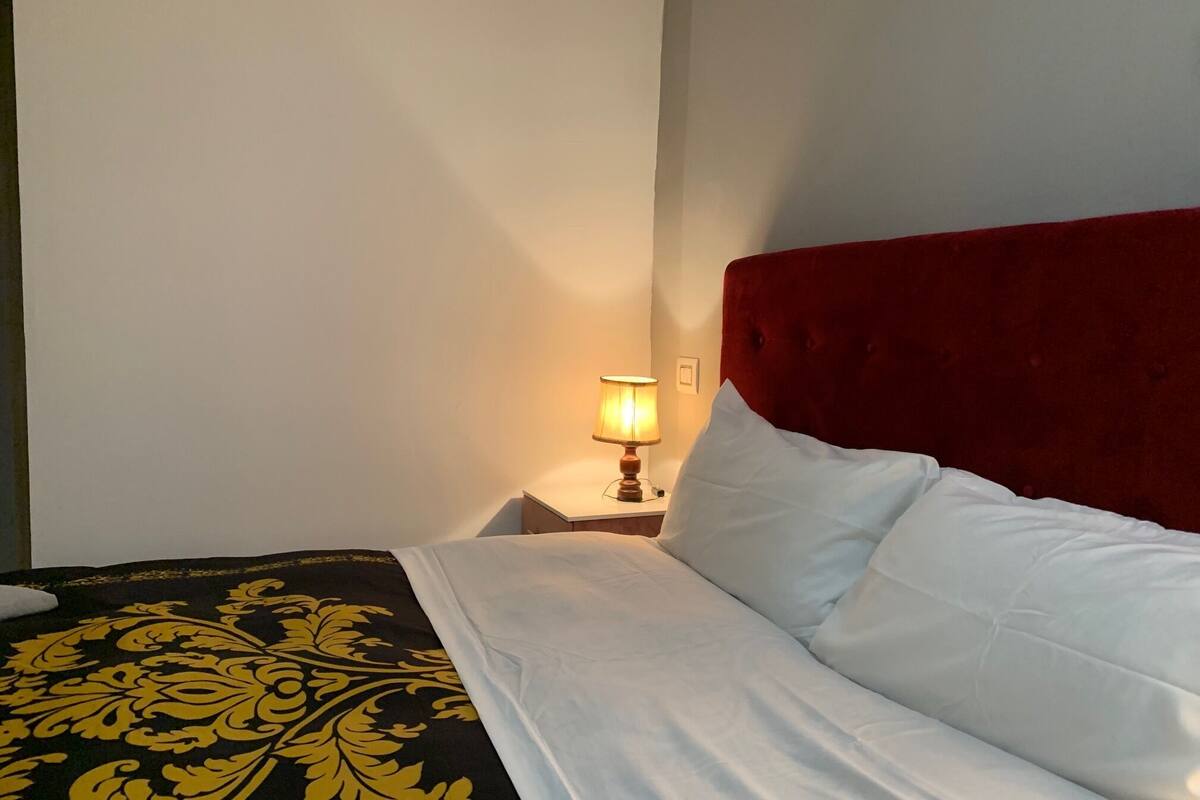 1 bedroom, hypo-allergenic bedding, minibar, blackout drapes