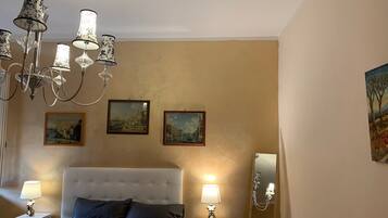 Ropa de cama hipoalergénica, minibar y cortinas blackout