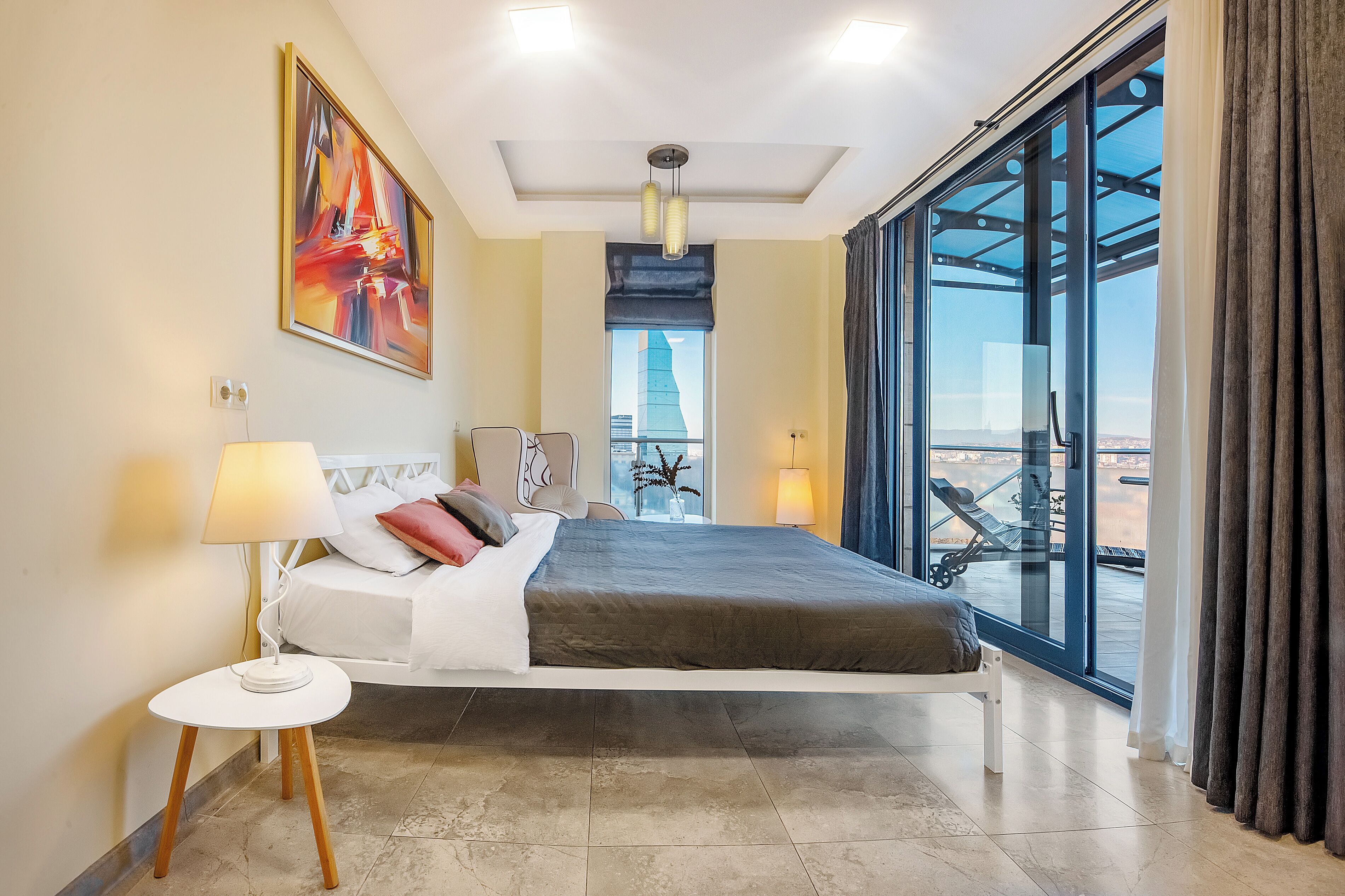 Apartment | 2 bedrooms, blackout drapes, iron/ironing board, WiFi (free)