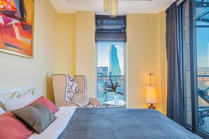 อพาร์ทเมนท์ | 2 ห้องนอน, ผ้าม่านกันแสง, เตารีด/โต๊ะรีดผ้า, Wi-Fi ฟรี