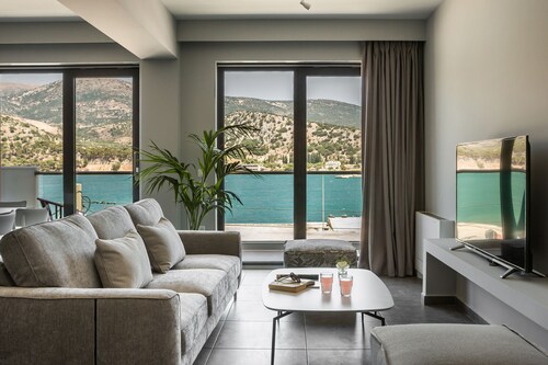 Superior Suite-3 bedroom-2 bathroom-Sea View/135m²