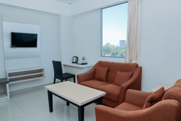 City view from property - Liberta Hotel Grand Sayang Makassar (Makassar)