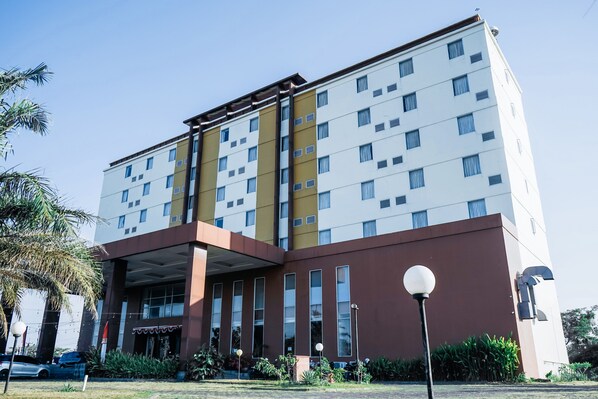 Unclassified image, 1 of 28, button - Liberta Hotel Grand Sayang Makassar (Makassar)