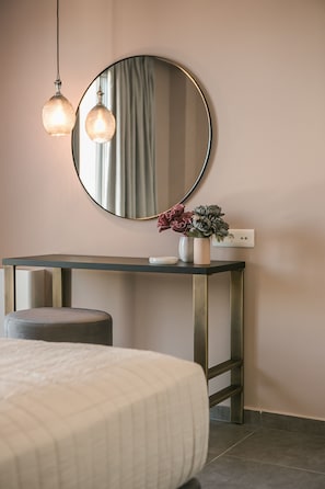 2 chambres, fer et planche à repasser, accès au Wi-Fi (inclus)