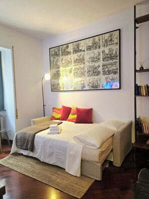 1 Schlafzimmer, Zimmersafe, Schreibtisch, Bügeleisen/Bügelbrett