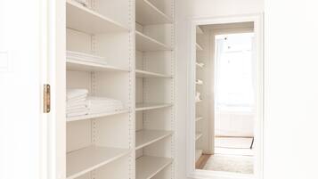 Apartamento conforto | Guarda-roupa