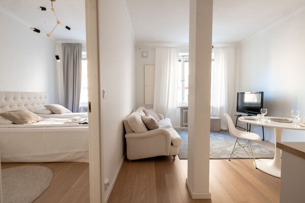 Comfort Apartment | Living area | Flat-screen TV - 2ndhomes Charming and Cozy 1BR Apartment (Helsinki)