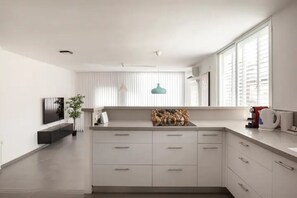 Luxury Apartment, 2 Bedrooms | Private kitchen | Full-sized fridge, microwave, oven, stovetop - Amazing APT Bat-Yam Near Beach (Bat Yam)