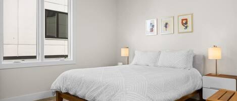 2 dormitoris, planxa i posts de planxar, wifi i roba de llit