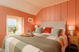 2 habitaciones, decoración personalizada y muebles diferentes 