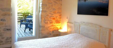 2 chambres, fer et planche à repasser, Wi-Fi gratuit, draps fournis