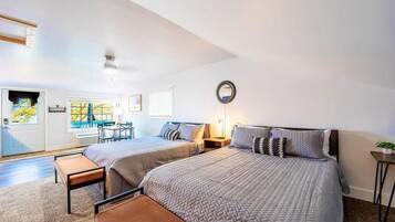 3 bedrooms, desk, iron/ironing board, WiFi