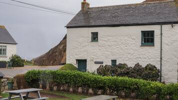 Cottage | Front of property