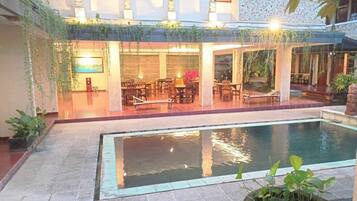 Alberca al aire libre