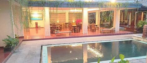 Piscina externa