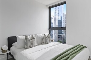 1 bedroom, iron/ironing board, WiFi, bed sheets - A Cozy Apt with City Views Near Crown Casino (Southbank)