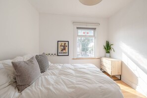 1 bedroom, bed sheets