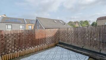 Basic Apartment, 1 Double Bed with Sofa bed | Property grounds