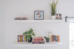 Basic Apartment, 1 Double Bed with Sofa bed | Interior detail - Stylish & Homely 1BD Flat - Walthamstow! (London)