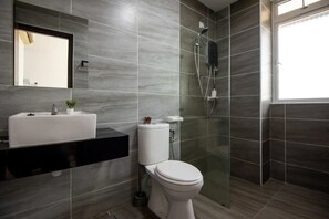 Shower, hair dryer, shampoo