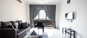 Comfy 3BR Apt @ KSL Daya Near IKEA Tebrau, Parking
