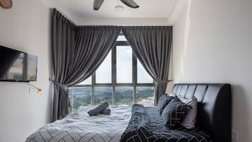 3 bedrooms, iron/ironing board, WiFi, bed sheets