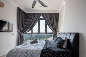 3 bedrooms, iron/ironing board, WiFi, bed sheets - Comfy 3BR Apt @ KSL Daya Near IKEA Tebrau, Parking (Johor Bahru)