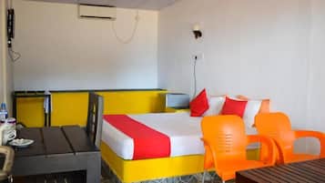 Habitación estándar doble | Minibar, escritorio, wifi gratis y ropa de cama