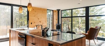 Bright Chalet w/ Spa & Indoor Sauna