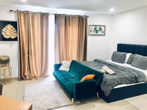 1 多间卧室、熨斗/熨衣板、WiFi、床单