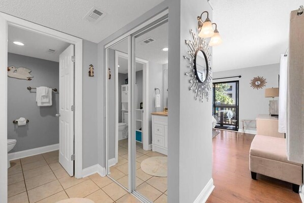 Interior - Magic Myrtle / On the Beach / Pet Friendly (Myrtle Beach)