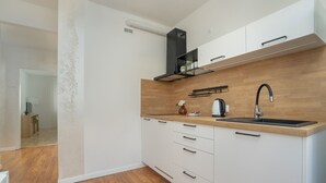 Dishwasher, cookware/dishes/utensils - Apartment in the City Centre by Renters (Poznan)