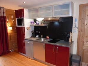 Fridge, microwave, dishwasher