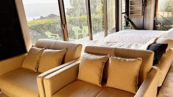 1 habitación, escritorio, wifi gratis y ropa de cama