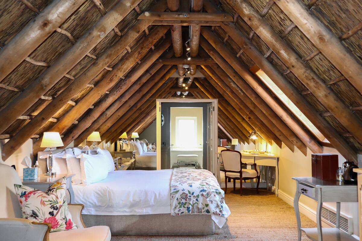 Luxury Loft | 1 bedroom, in-room safe, desk, iron/ironing board (on request)