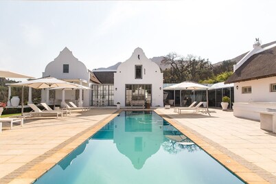 The Doolhof Country House