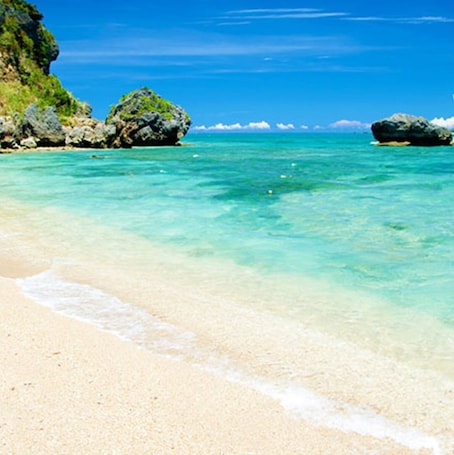 Beach. Nonsmoking JapaneseWestern style room 4 beds 6 tatami mats Breakfast included / Uruma Okinawa