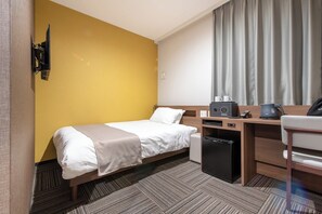 1 soverom, skrivebord, wi-fi (inkludert) og sengetøy