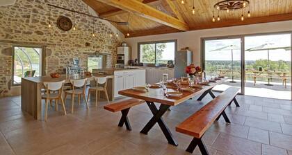 Grande maison rénovée avec piscine chauffée, salle de jeux, pour 14 pers. à Sail-les-Bains