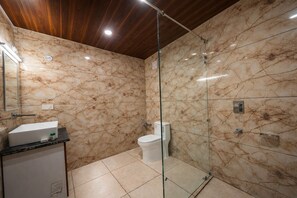 2nd and 3rd Floor Family Cottage | Bathroom | Shower, free toiletries, bidet, towels