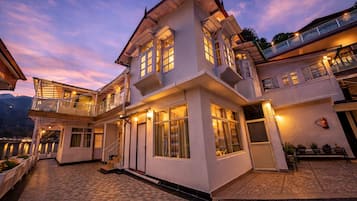 Fachada da propriedade