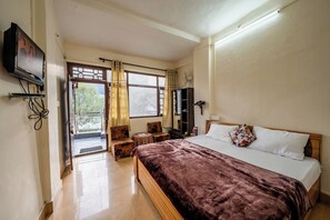 Dobbeltrom – standard | Sengetøy av topp kvalitet, skrivebord, wi-fi (inkludert) og sengetøy