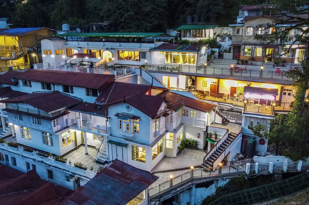 India Hotel - Mall Road Nainital - Lake View