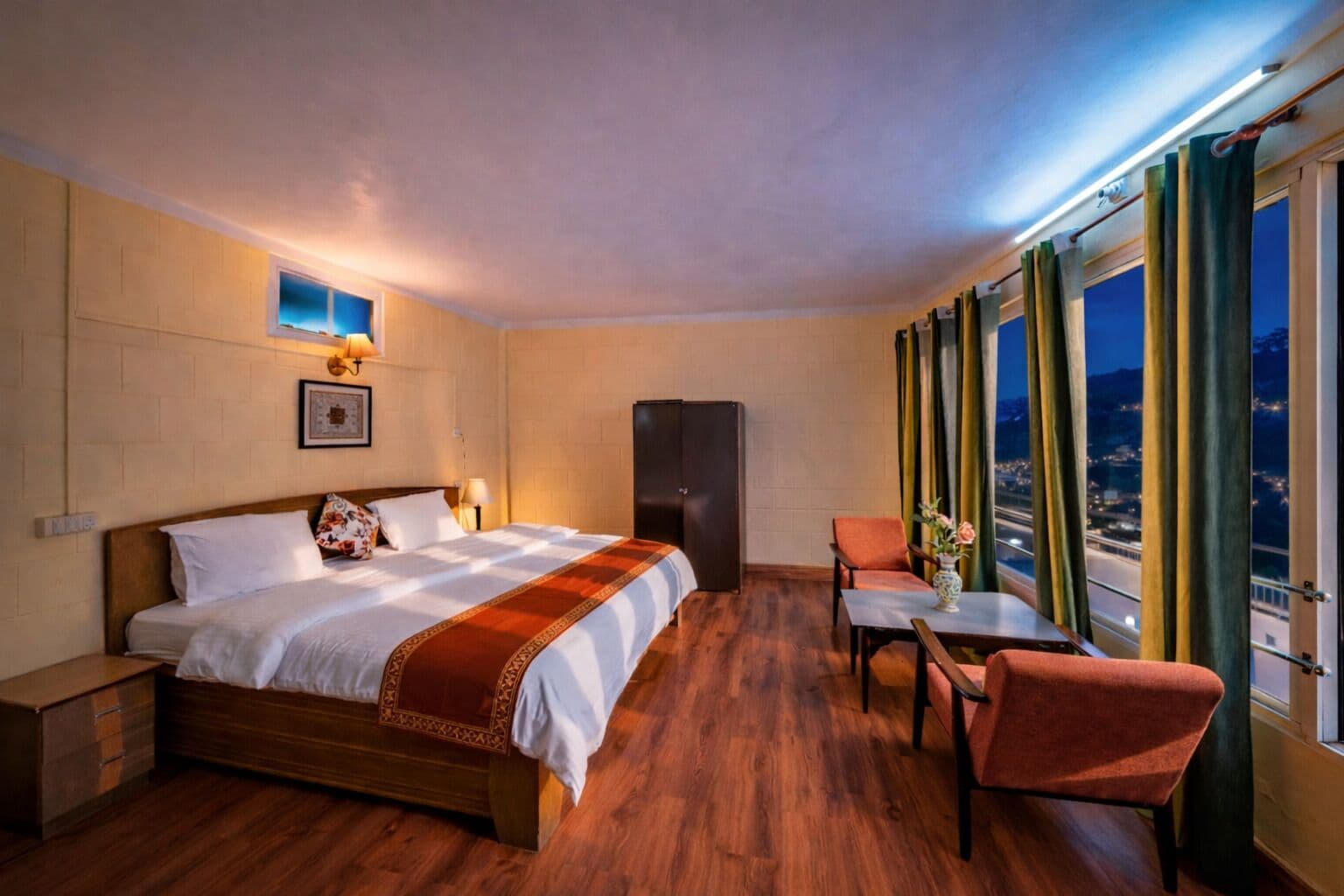4th Floor Lake View Deluxe | Premium bedding, desk, free WiFi, bed sheets
