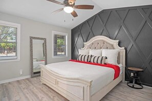 4 habitaciones, tabla de planchar con plancha, wifi y ropa de cama 