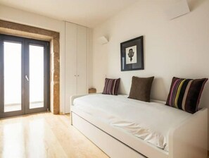 2 bedrooms, iron/ironing board, travel crib, free WiFi